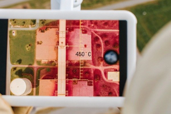 Thermal camera screen displaying precise data (ID#3)