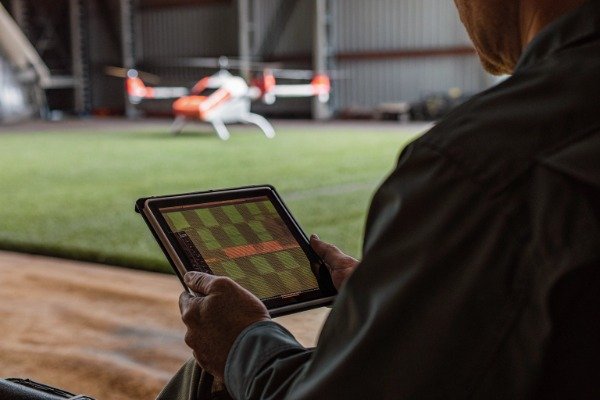 Drone pilot training using tablet indoors (ID#4)