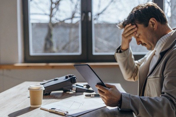 صورة مقرّبة لعدسة كاميرا طائرة بدون طيار ذات تقنية عالية ونظام انحراف (ID#2)