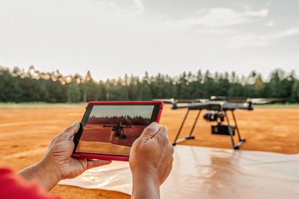 Final image providing additional context for the article. (ID#5)