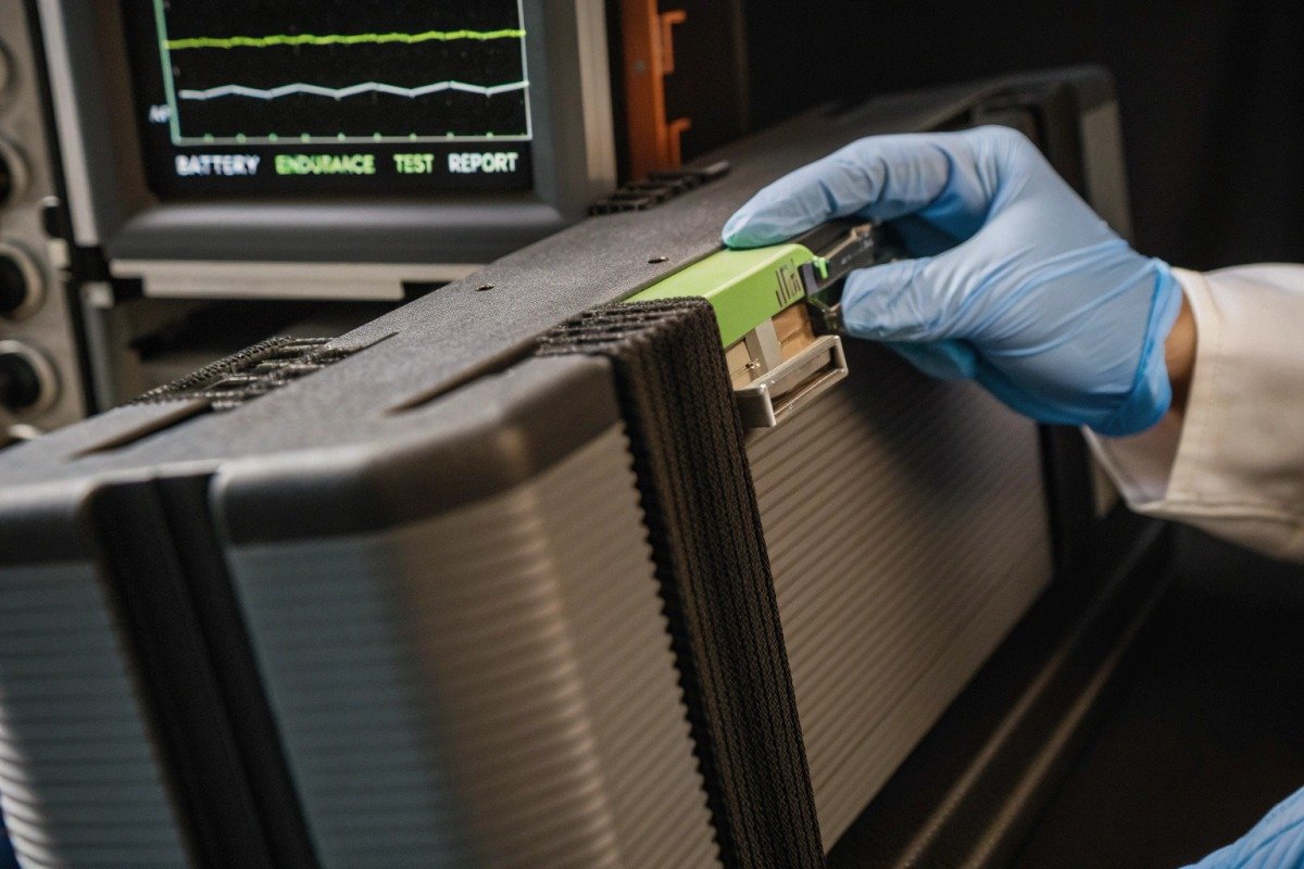 Flight Endurance and Battery Assessing drone flight endurance and battery consumption during active smart follow operations (ID#4)