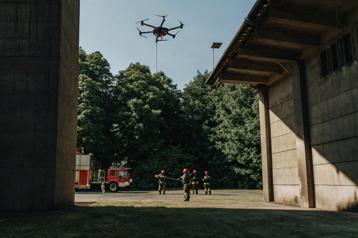 Risks of failing to re-export drone samples including penalties and customs fraud investigations (ID#5)