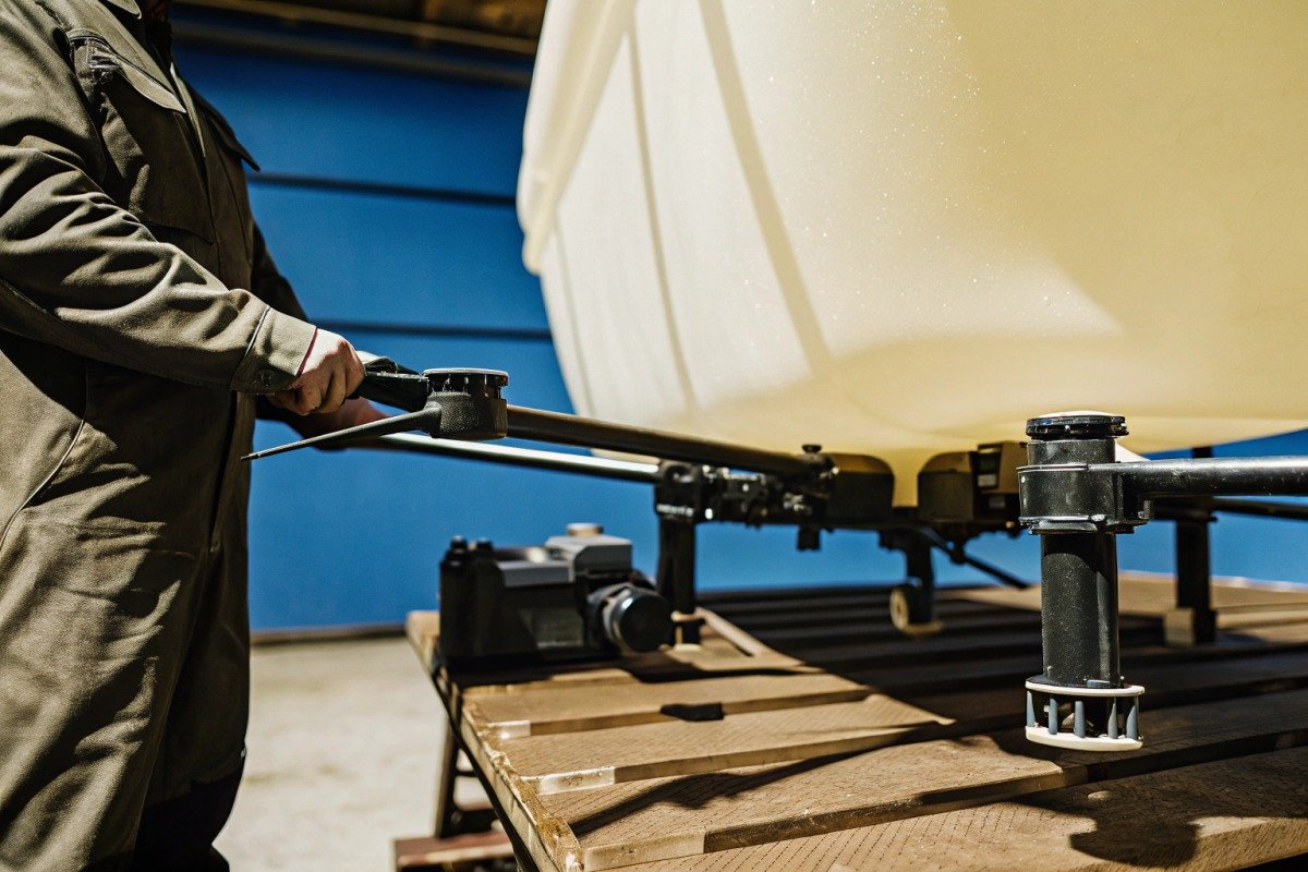 Calculating firefighting payload weight including water tanks and cameras for MTOW compliance (ID#3)